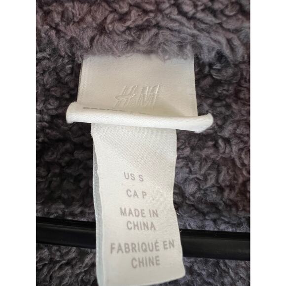 H&M Purple Fleece Pullover Sweater Size Small - Picture 2 of 3